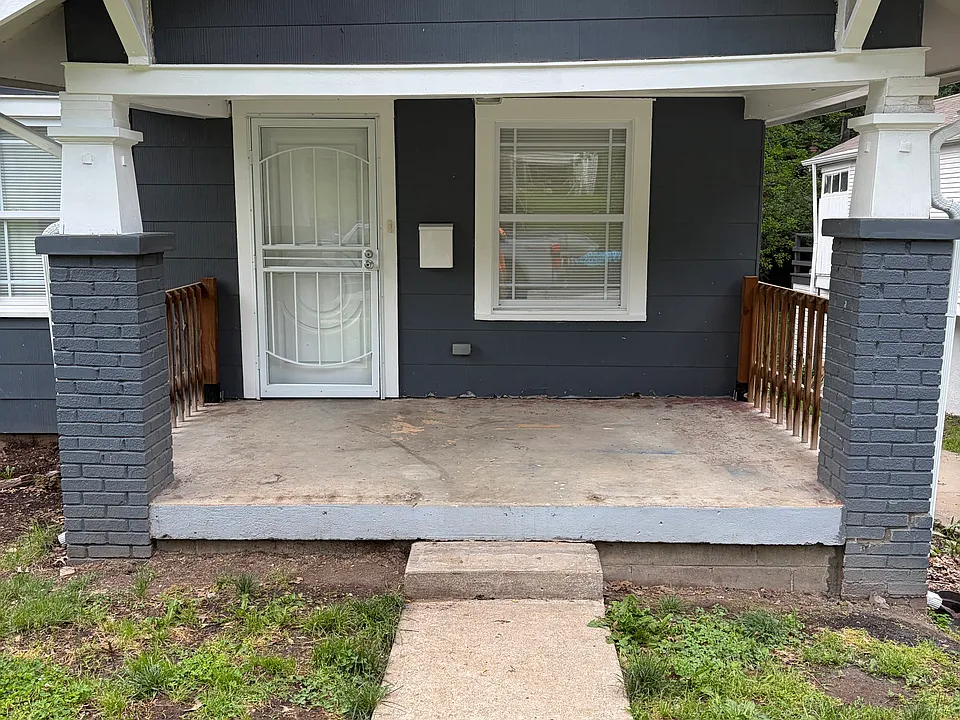4332 Flora Ave