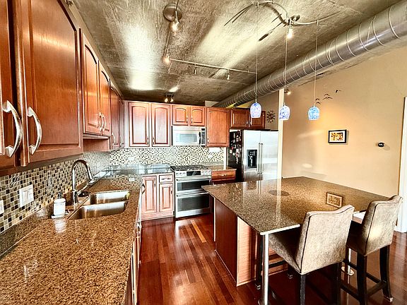 2nd image of 125 E 13th St #909A
