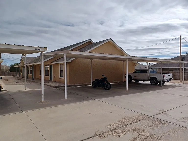 1705 Martin Luther King Jr Blvd — Photo 2