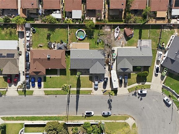 3rd image of 645 W Winchester Ave