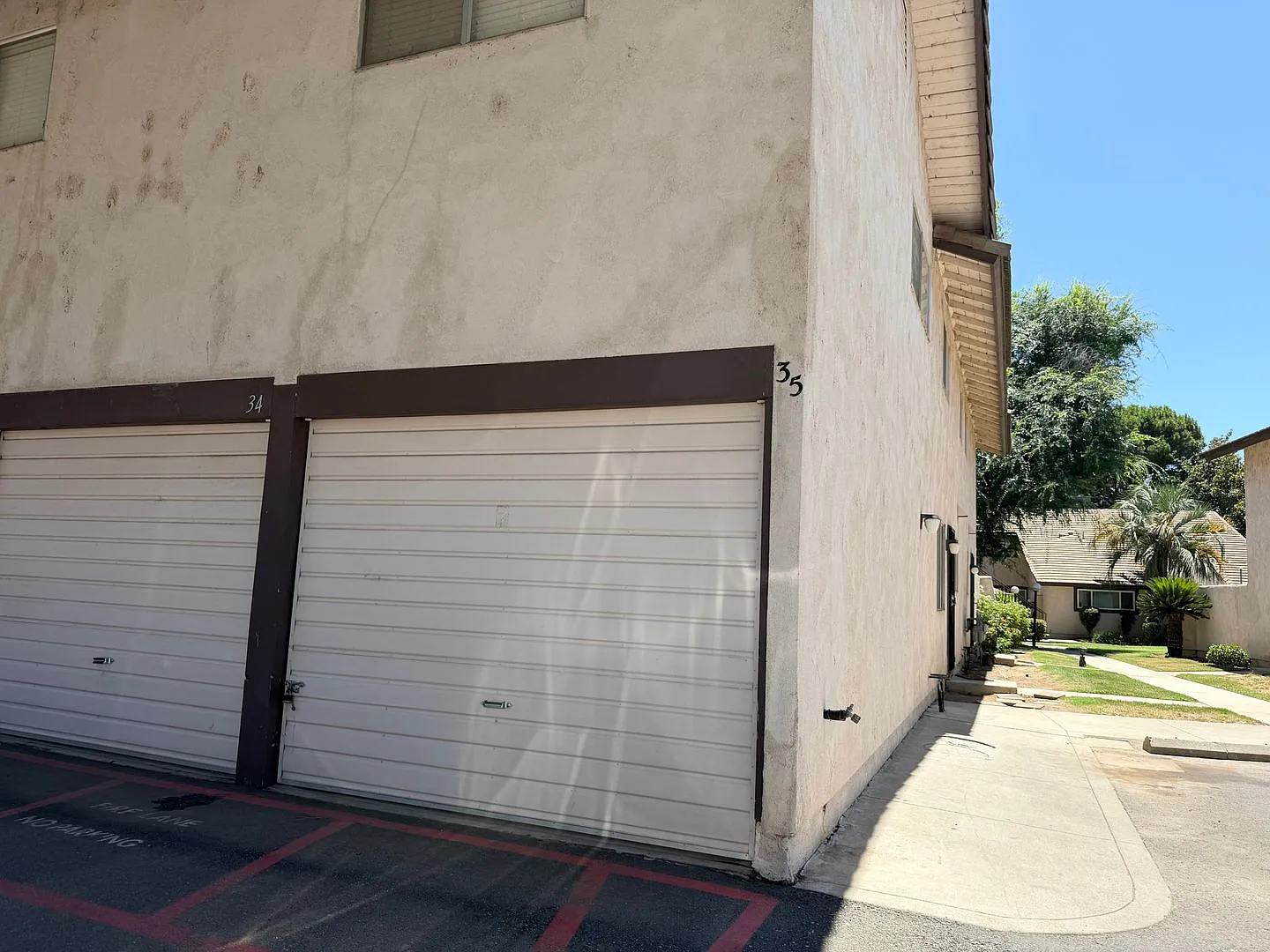 Ready Now! 2+2 W/Garage & Pool! — Photo 3