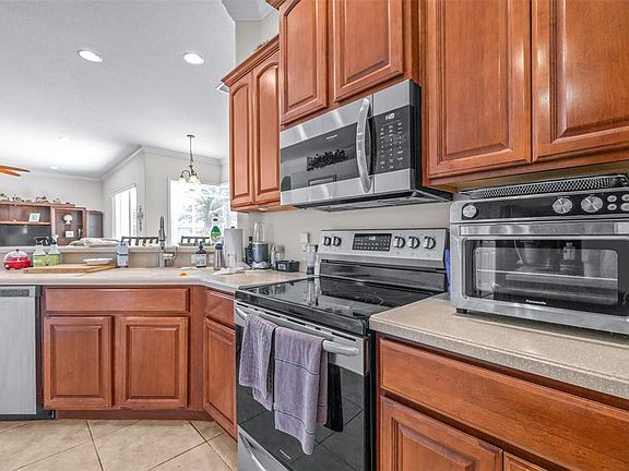 2nd image of 6798 HARTSWORTH DRIVE