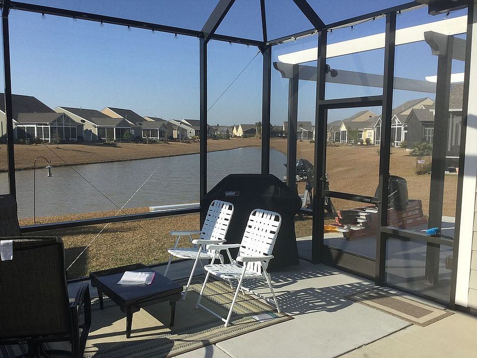 2nd image of 285 Heathwood Dr