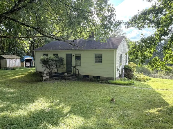 26 Mountain Rd, Ligonier, PA 15658
