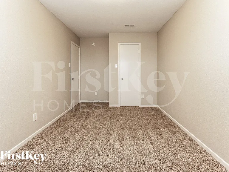 8715 Hosta Way — Photo 13