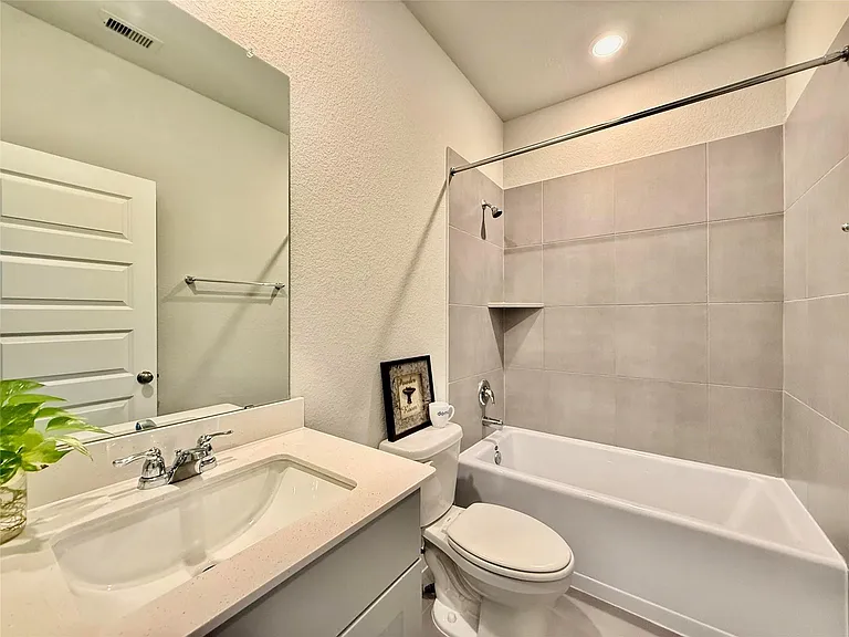 6415 Brazos Trail Dr — Photo 12