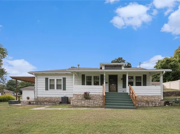 520 Linda Ln, Bonner Springs, KS 66012