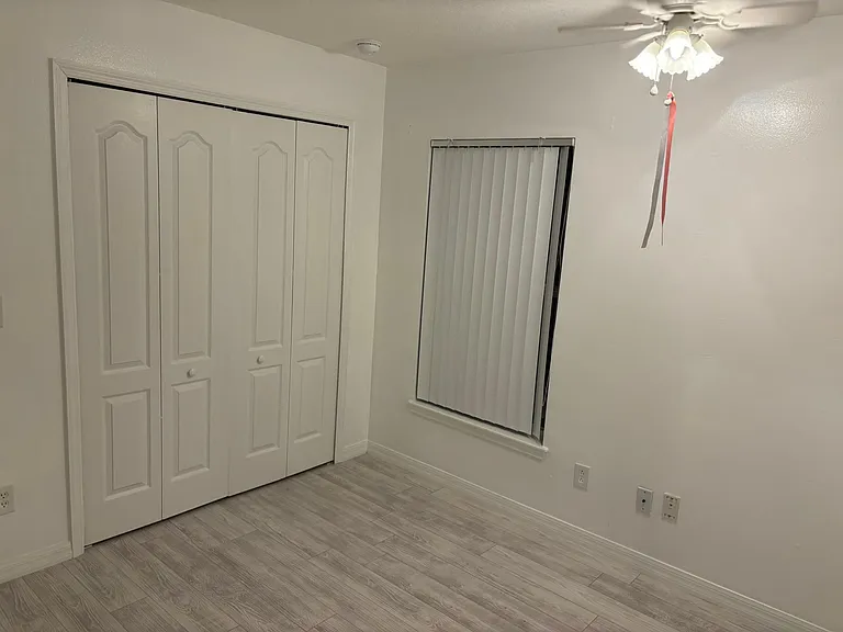 244 Hammock Ct — Photo 8