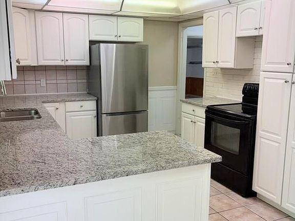 5th image of 1702 Bears Den Rd