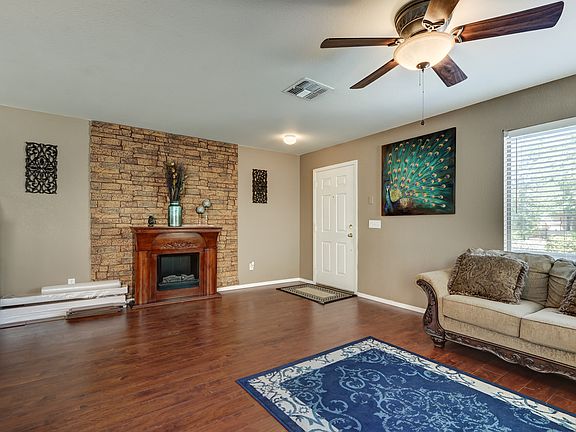 2nd image of 413 E Beth Dr