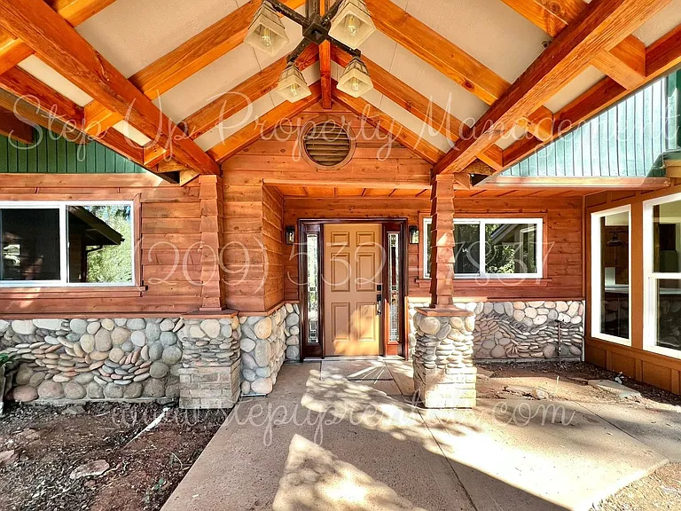 20400 N Sunshine Rd — Photo 4