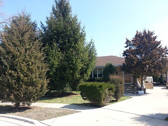 3rd image of 4453 N Redwood Dr