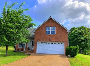 1196 Flat Stone Dr, Gallatin, TN 37066