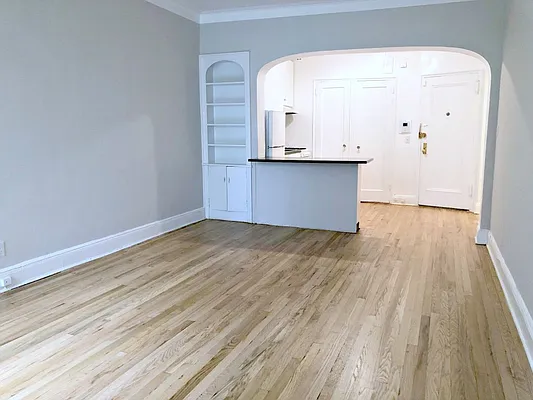 Rented by Metropolitan Equities | media 9