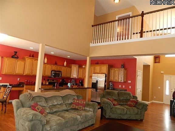 3rd image of 2195 Moorland Dr