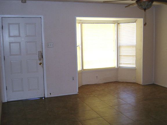 3rd image of 2928 Beechwood St