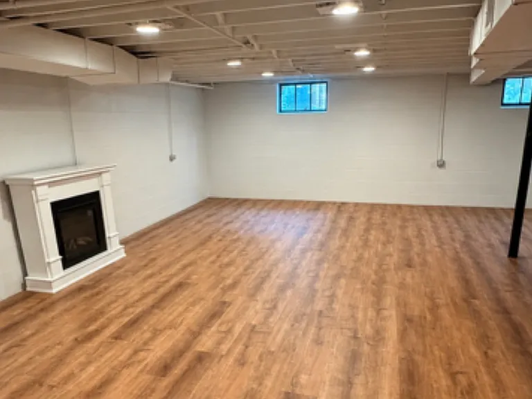 163 N Ewing Ave — Photo 17