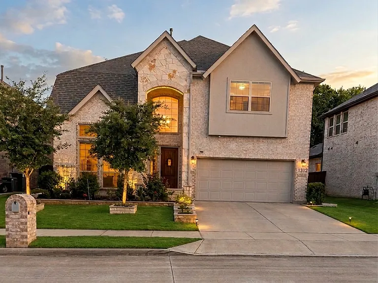 1312 Sundrop Dr — Photo 1