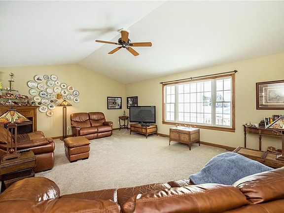 4th image of 3916-18 Pin Oak Dr