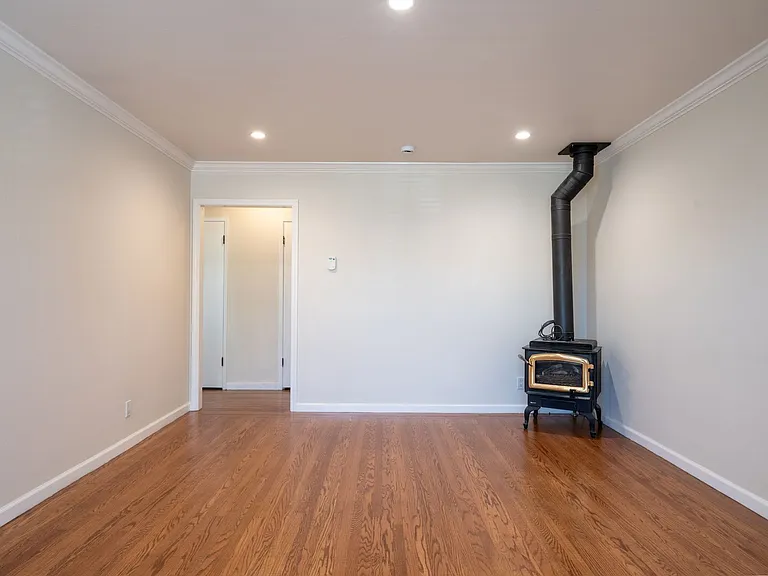 3834 Colegrove St — Photo 17