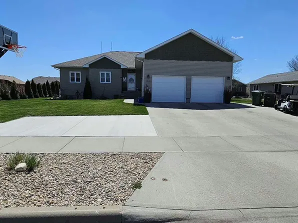 1805 Quiett Ln, Mitchell, SD 57301