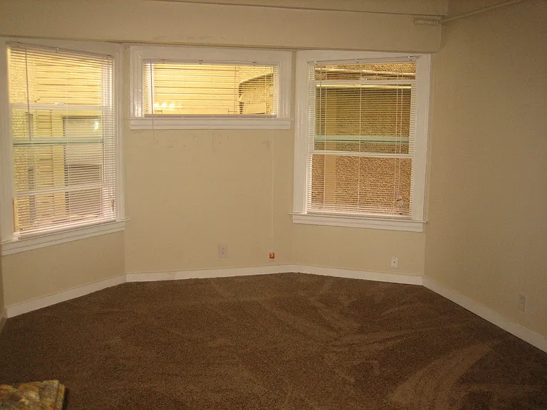 2109 NW Northrup St #3 — Photo 4