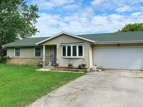 3904 Beaver Dam Rd, West Bend, WI 53090