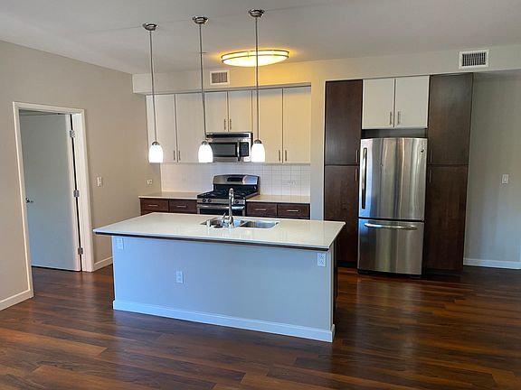 3rd image of 1023 Doreen Pl APT A