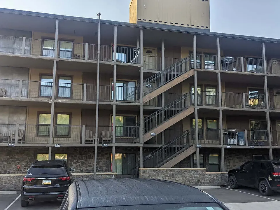 326 N Main St #21W