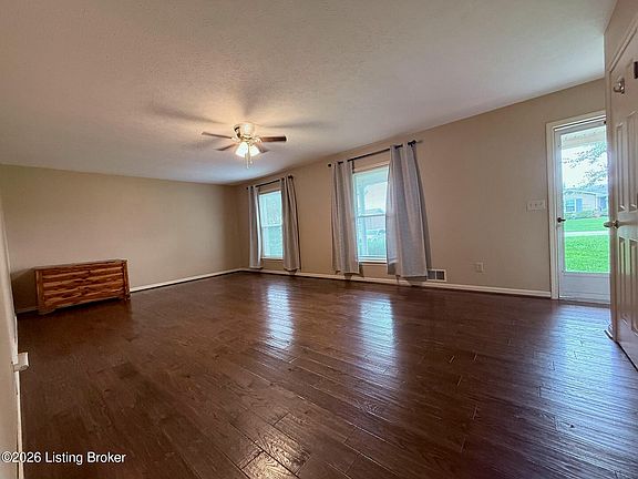 3rd image of 148 Primrose Dr