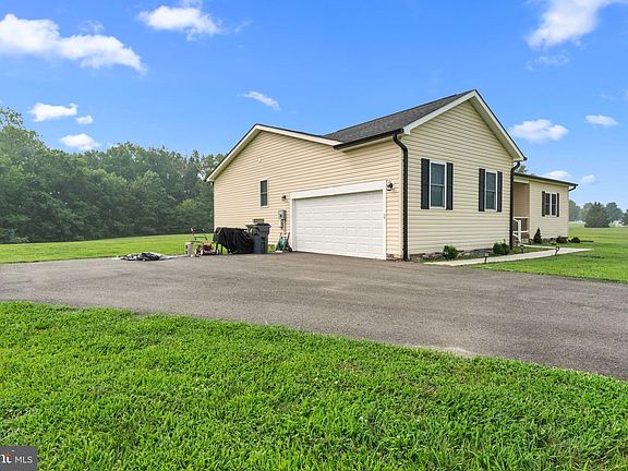 3rd image of 148 Matthews Cove Dr