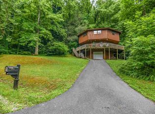 3945 Horsepen Rd, Cosby, TN 37722