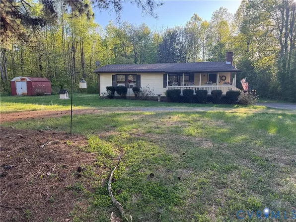 1313 Poplar Lawn Rd, Blackstone, VA 23824