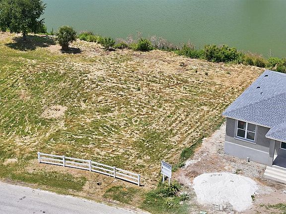 2nd image of 1504 Jackson Dr Lot 1504