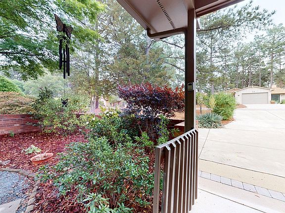 4th image of 604 Redwood Drive #604