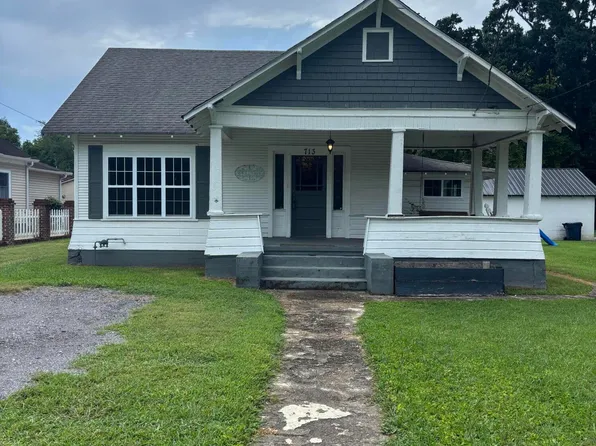 713 Cove Rd, Chickamauga, GA 30707