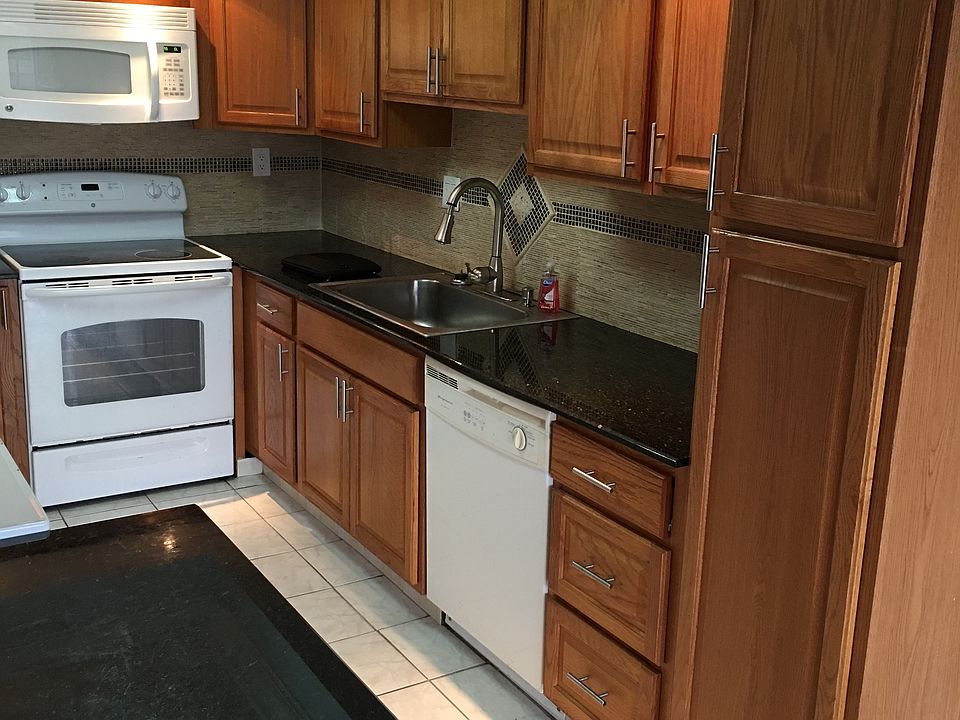 1st image of 1300 SW 122nd Ave APT 407
