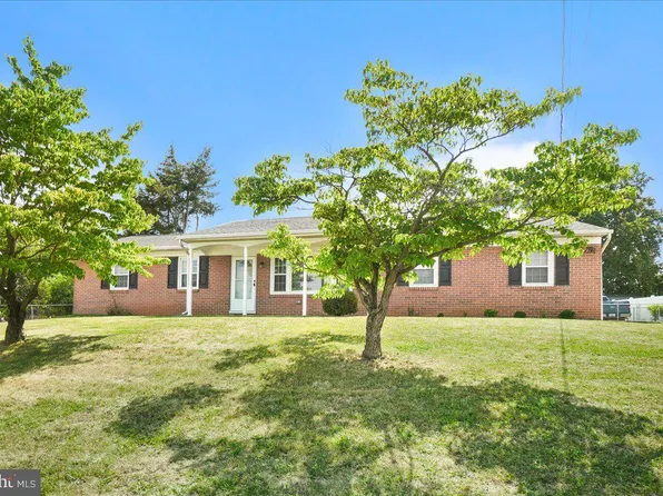 13839 Greenfield Ave, Maugansville, MD 21767