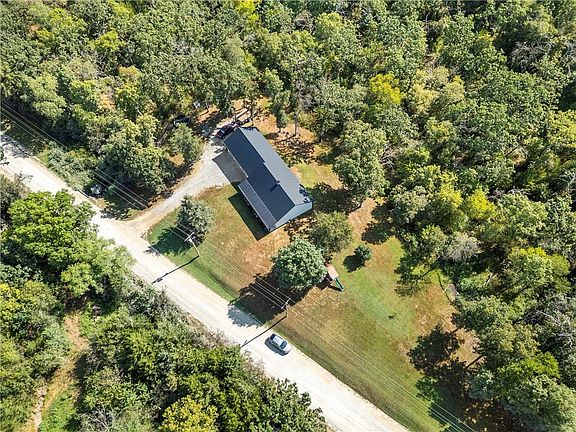 5th image of 22355 S 1525th Rd
