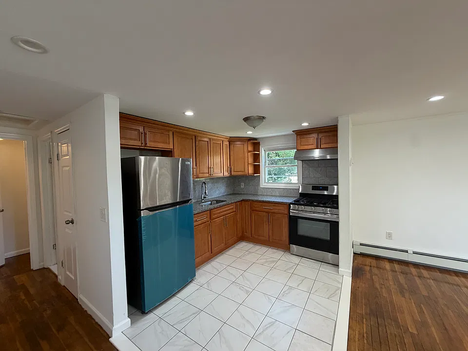 28 Main Ave #2