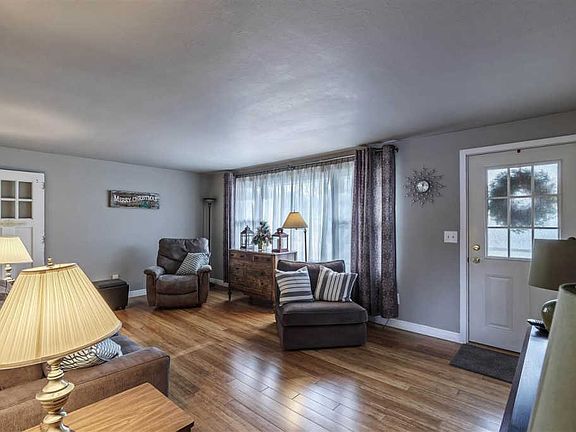 5th image of 2470 Warbler Dr