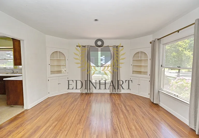 145 E University Ave — Photo 12