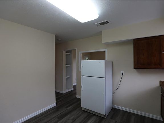 3rd image of 210 Andover Dr