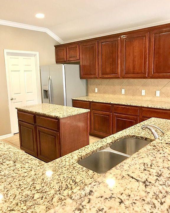 Huge Kitchen and Pantry