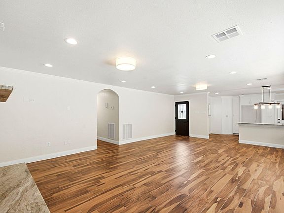 4th image of 4425 Burditt St