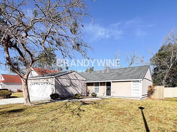 2nd image of 8145 Mactavish Way W