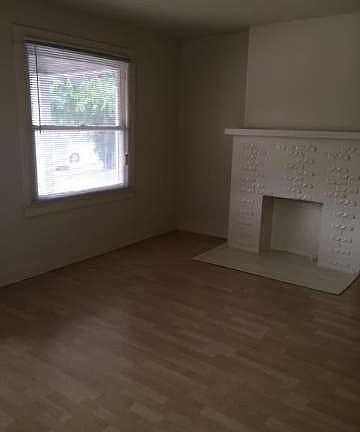 2nd image of 1321 E Villa St