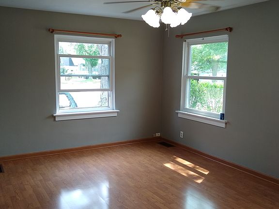 5th image of 19 Willow Pl