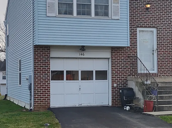 146 Pickwick Pl, Millersville, PA 17551