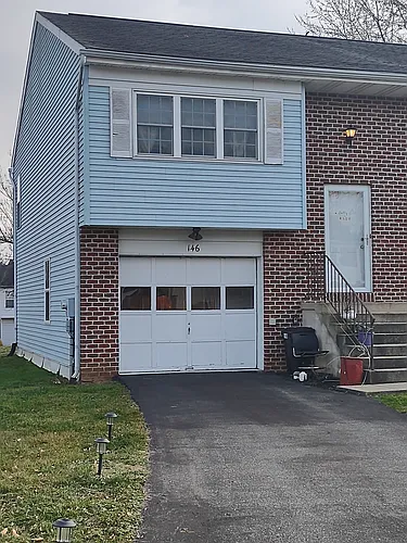 146 Pickwick Pl Photo 1